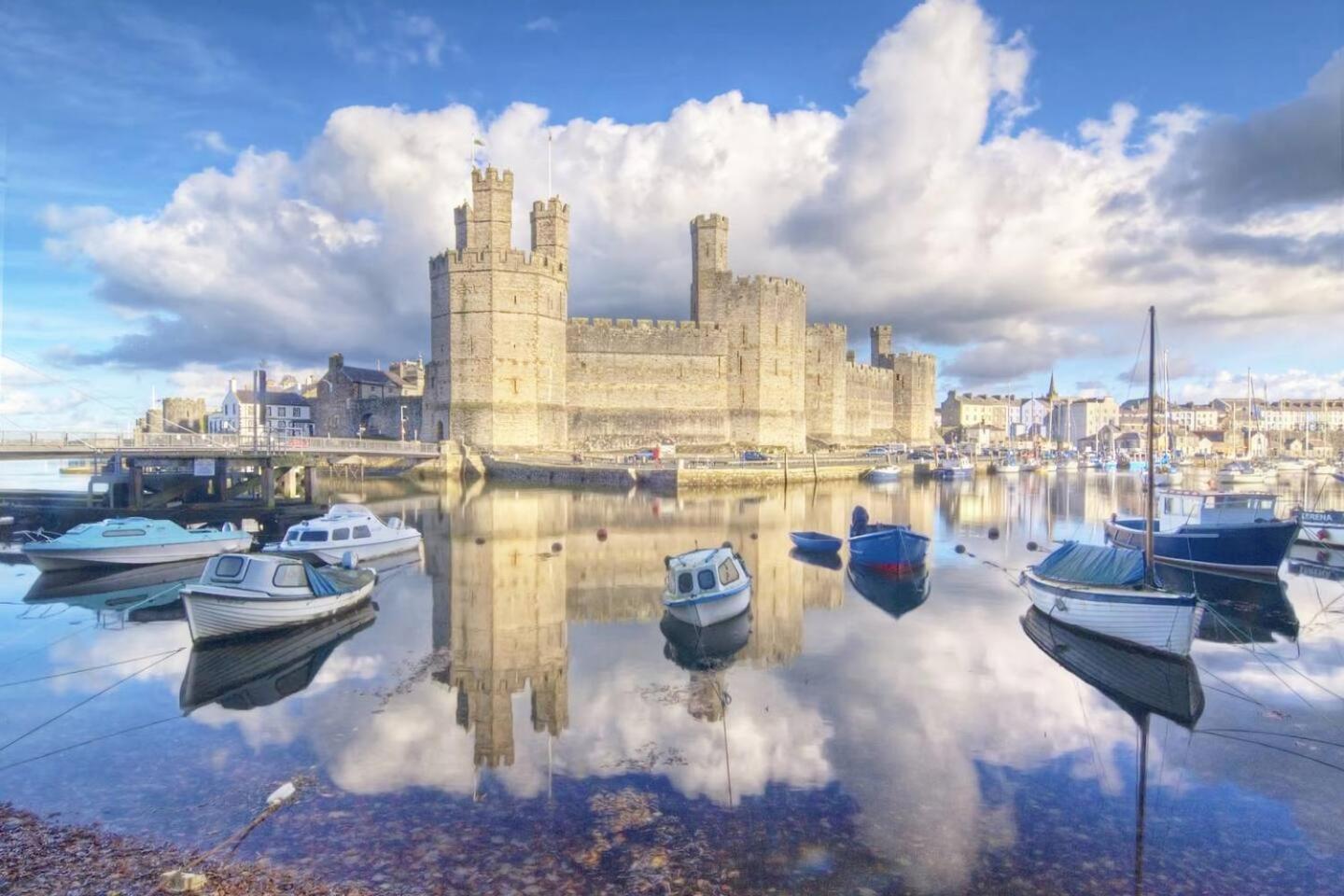 Pass The Keys Apartment 3 Old Conservative Club In Historic Town Caernarfon Exterior foto